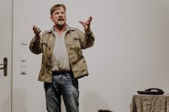 2025-03-08-warten-auf-hollywood-8-scaled